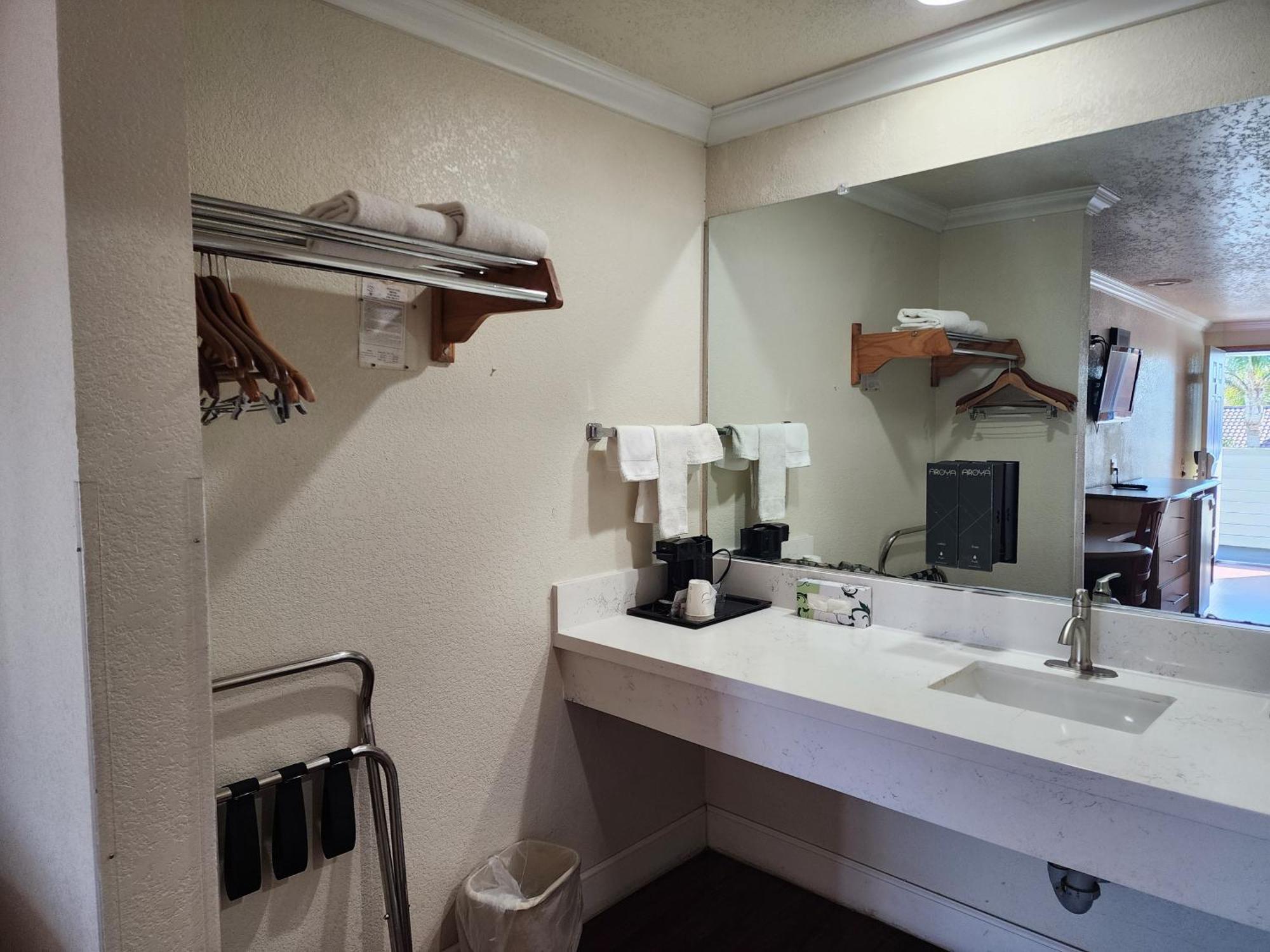 Budget Inn Corcoran Εξωτερικό φωτογραφία