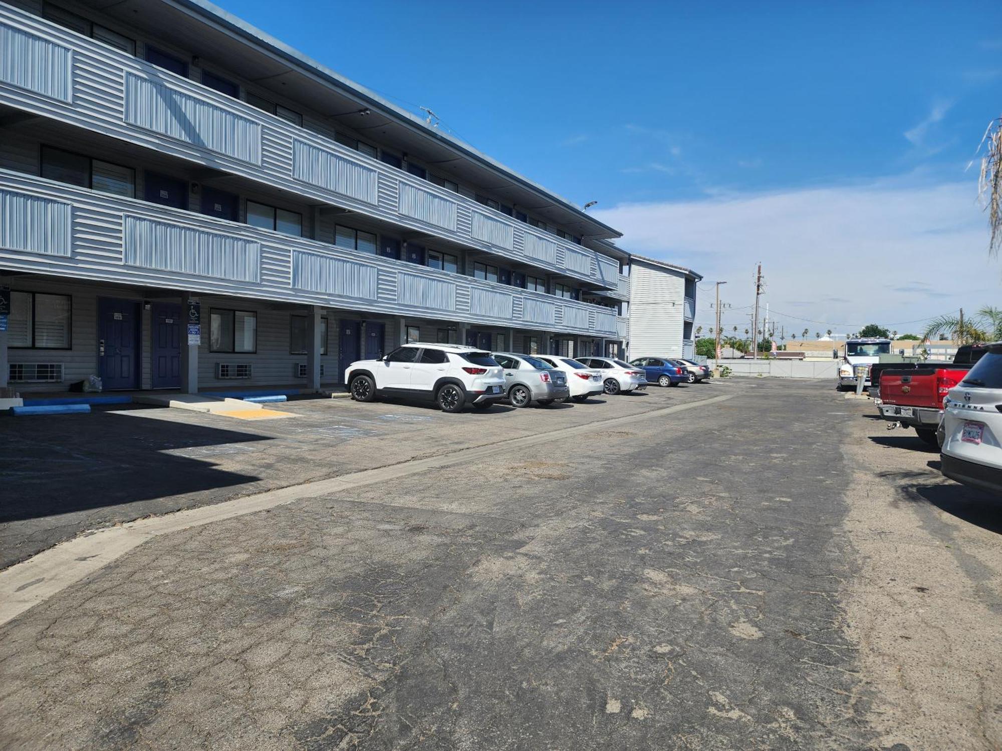 Budget Inn Corcoran Εξωτερικό φωτογραφία