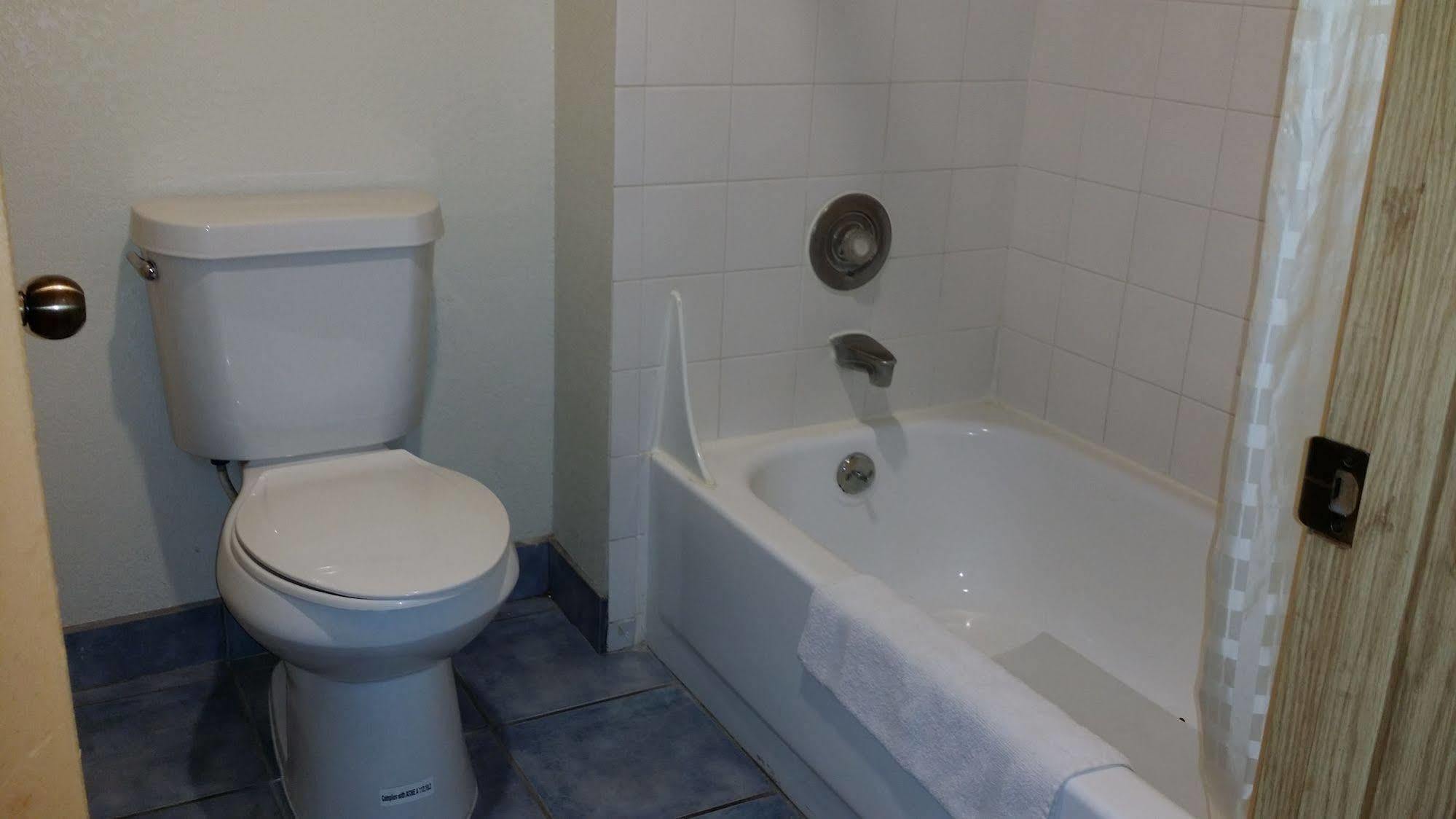 Budget Inn Corcoran Εξωτερικό φωτογραφία